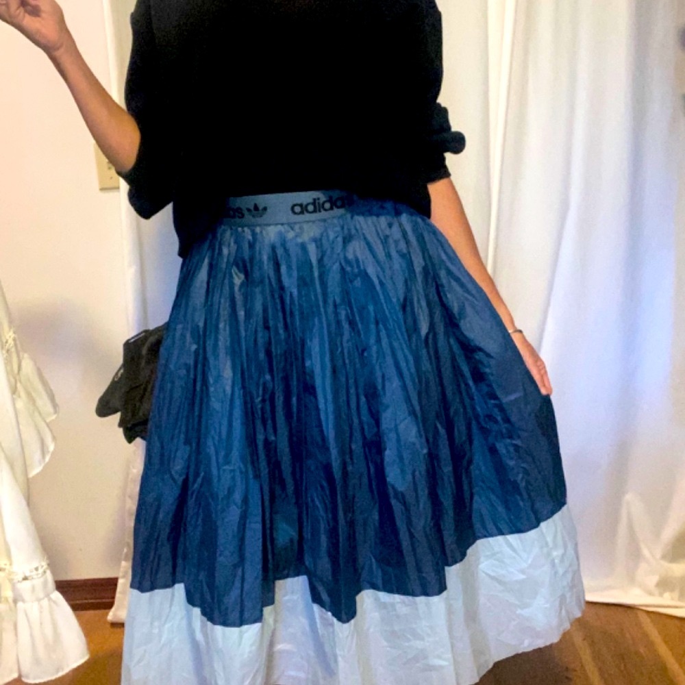 Adidas sport flowing skirt